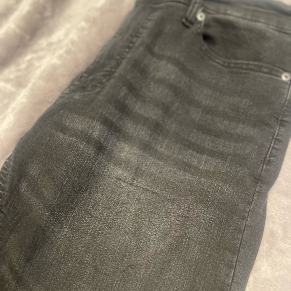 Black skinny Forever 21 jeans (w/ rips) - Picture 4 of 4